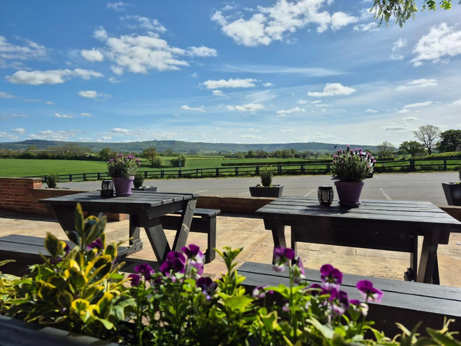 The White Horse Lodge Hotel Thirsk Exterior photo